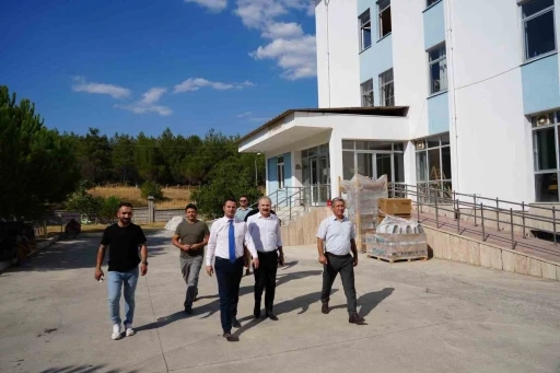 ÖĞRENCİLER İÇİN DAHA KONFORLU BİR OKUL ORTAMI YAPILIYOR