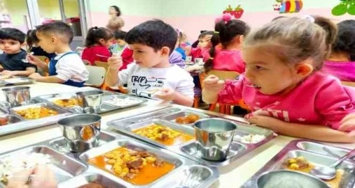 DİYETİSYEN KONTROLÜNDE ORTAK MENÜ UYGULAMASI BAŞLIYOR