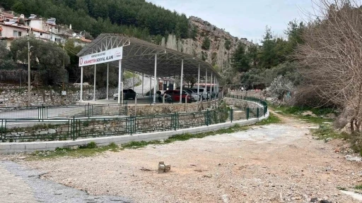 Muğla&rsquo;da Ramazan topu patlamasında 19 yaşındaki gen&ccedil; ağır yaralandı
