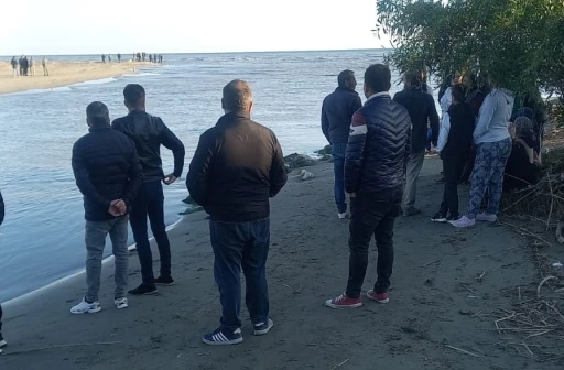 MUĞLA'DA TEKNEDEN DENİZE DÜŞEN ŞAHIS ARANIYOR 