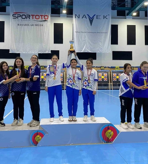 Muğla&rsquo;nın &lsquo;Altın Kızlar&rsquo;ı T&uuml;rkiye şampiyonu
