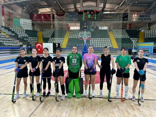 Muğla’nın Kadın Hokey takımı, &quot;Tiflis Kupası&quot; için Gürcistan yolcusu
