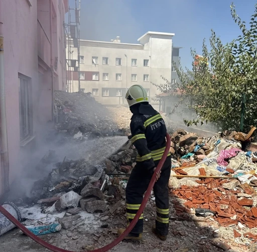 Muğla&rsquo;nın Menteşe il&ccedil;esinde korkutan yangın
