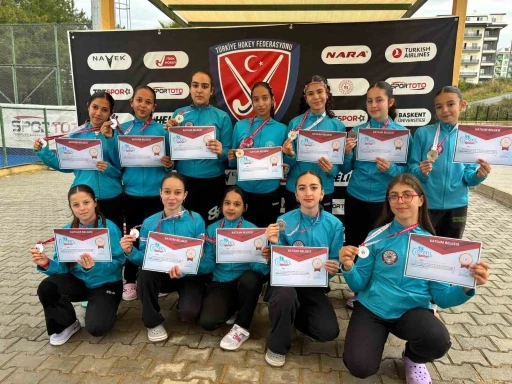 Muğla&rsquo;nın yıldız kızları T&uuml;rkiye finallerine adını yazdırdı