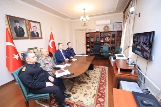 Muğla Valisi Akbıyık g&uuml;venlik toplantısına katıldı