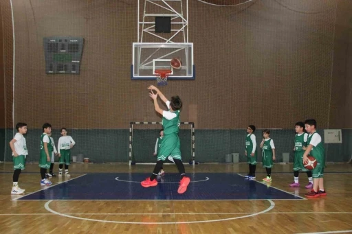 Muğlaspor basketbolda gen&ccedil; yetenekleri yetiştiriyor