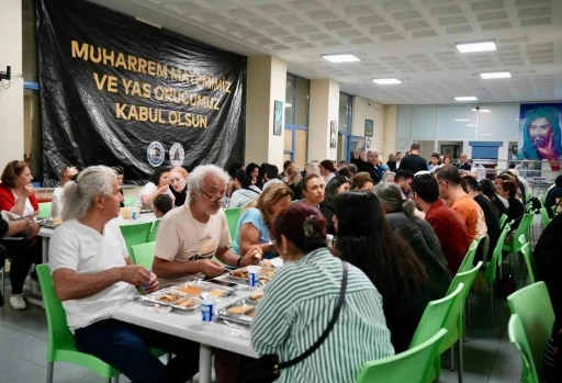 Muharrem ayının ilk orucu Kartal Cemevi&rsquo;nde a&ccedil;ıldı
