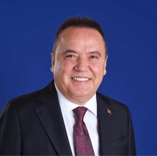 Muhittin Böcek: &quot;Sizi üzecek, başınızı öne eğdirecek hiçbir olayın içinde olmadım&quot;
