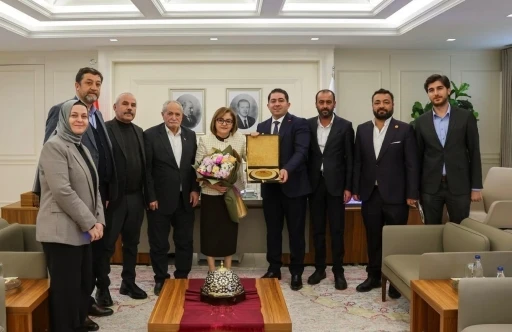 Muhtarlara gen&ccedil; başkan
