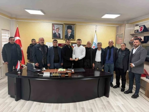 Muhtarlardan Başkan Seydaoğlu&rsquo;na teşekk&uuml;r plaketi
