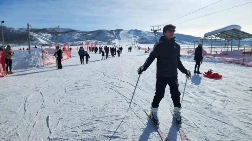 Munzur&rsquo;un eteklerinde kayak sezonu başladı
