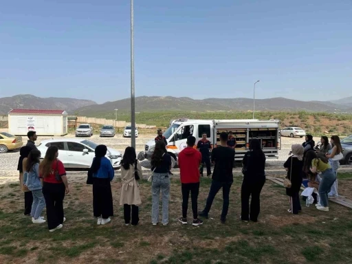 Munzur Üniversitesi öğrencileri afet farkındalığı için bir araya geldi
