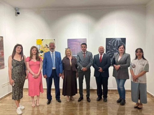 Munzur Üniversitesi resim bölümü sergisi sanatseverlerle buluştu
