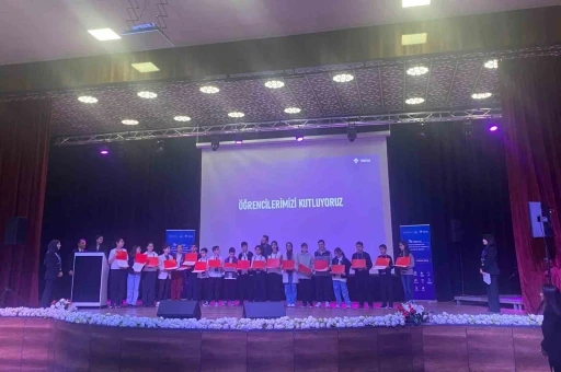 Muradiyeli &ouml;ğrencilerden T&Uuml;BİTAK başarısı
