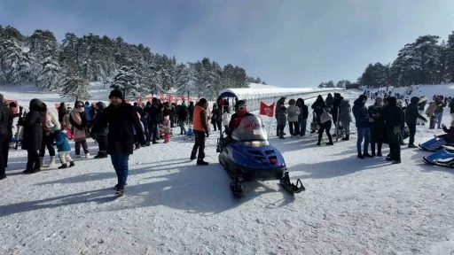 Murat Dağı Termal Kayak Merkezi, s&ouml;mestirde tatilcilerin g&ouml;zdesi oldu
