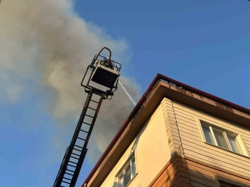 Muratlı&rsquo;da &ccedil;atı yangını
