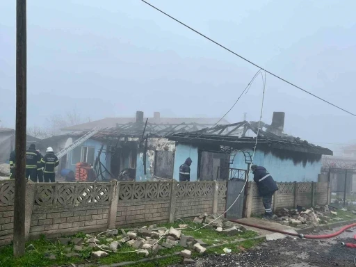 Muratlı&rsquo;da ev yangını: 1 kişi dumandan etkilendi
