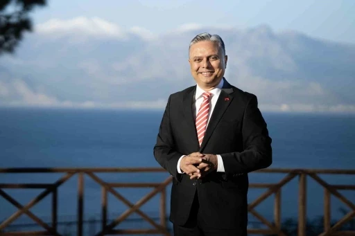Muratpaşa Belediye Başkanı Ümit Uysal, CHP Genel Başkanlığına adaylığını açıkladı

