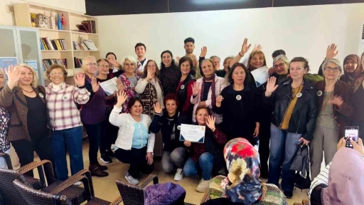 Muratpaşa&rsquo;da 60 yaş &uuml;st&uuml;ne sağlıklı yaşam rozeti
