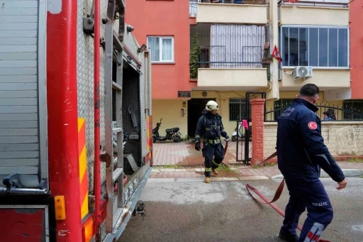 Muratpaşa’da dairede çıkan yangın büyümeden söndürüldü
