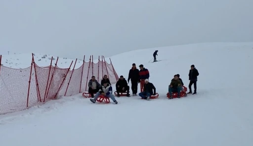 Muş &Ccedil;ocuk Evleri Sitesi&rsquo;nden &ccedil;ocuklara yarıyıl tatilinde kayak keyfi
