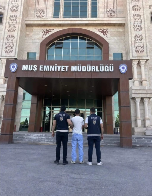 Muş&rsquo;ta 9 yıl 10 g&uuml;n hapis cezası bulunan h&uuml;k&uuml;ml&uuml; yakalandı
