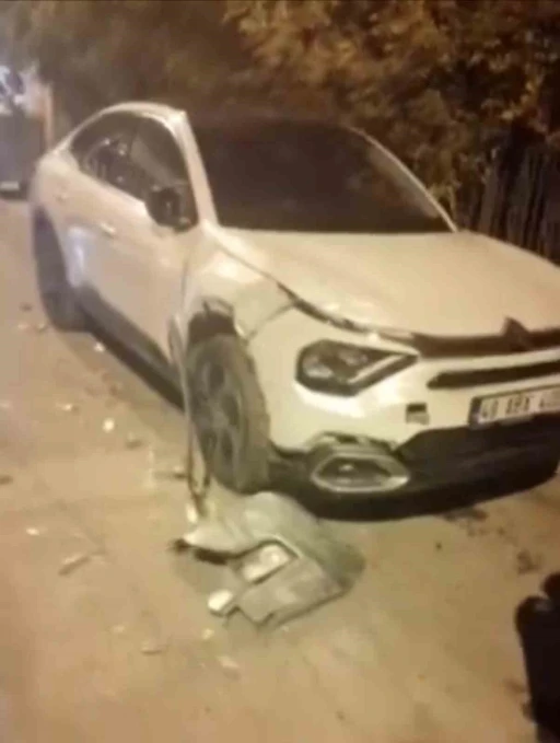 Muş’ta alkollü sürücü 5 araca çarparak kaçtı
