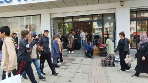 Muş&rsquo;ta bayram alışverişi yoğunluğu
