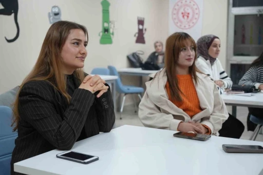 Muş’ta diksiyon ve spikerlik kursuna yoğun ilgi
