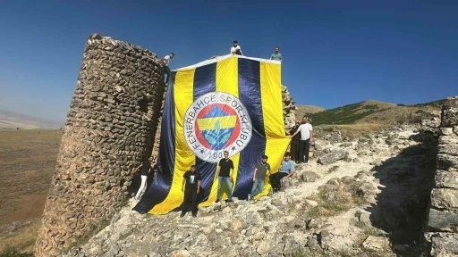 Muş&rsquo;ta D&uuml;nya Fenerbah&ccedil;eliler G&uuml;n&uuml; Haspet Kalesi&rsquo;nde kutlandı
