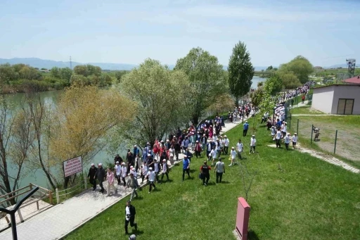 Muş’ta gençlik şöleni: Doğa yürüyüşü ve etkinliklerle 19 Mayıs kutlandı
