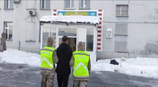 Muş&rsquo;ta hırsızlık su&ccedil;undan aranan şahıs yakalandı
