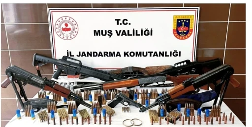 Muş&rsquo;ta jandarmadan silah ve tarihi eser operasyonu
