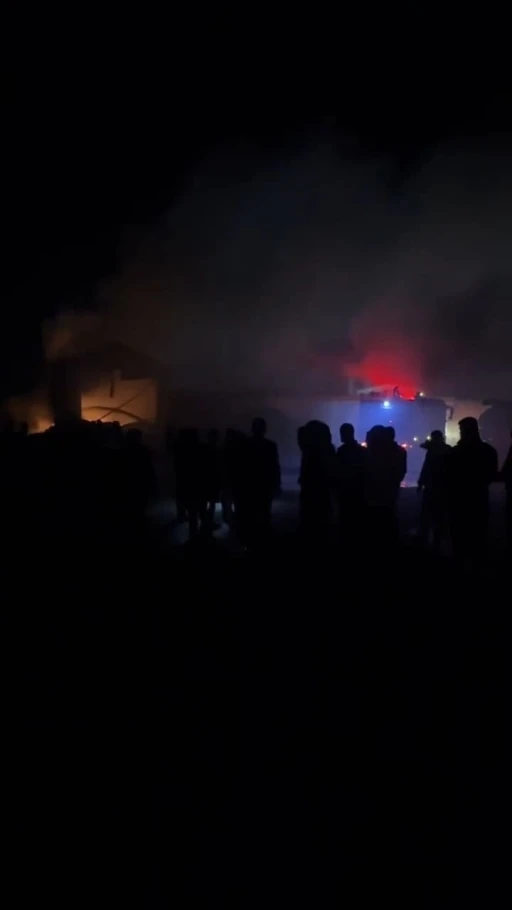 Muş’ta lastik deposunda korkutan yangın
