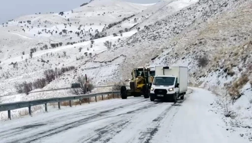 Muş&rsquo;ta mahsur kalan 20 ara&ccedil; kurtarıldı
