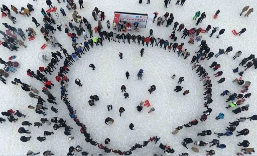 Muş&rsquo;ta "Kar Festivali" renkli g&ouml;r&uuml;nt&uuml;lere sahne oldu
