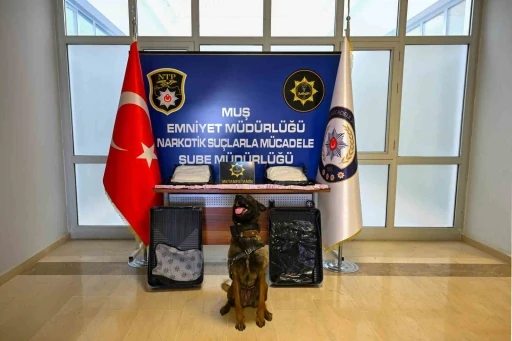 Muş&rsquo;ta valizde 3 kilo metamfetamin ele ge&ccedil;irildi
