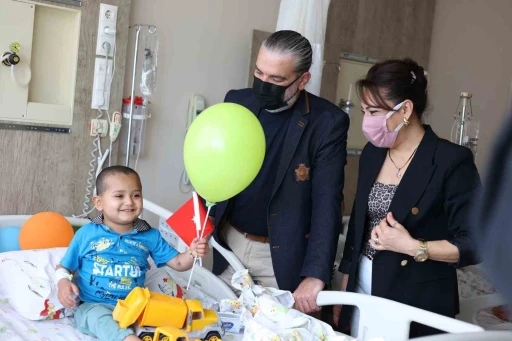 MÜSİAD Antalya’dan kanserle mücadele eden çocuklara bayram hediyesi
