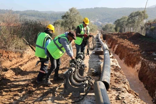 YATAĞAN'DA SU HATTI ÇALIŞMALARI DEVAM EDİYOR