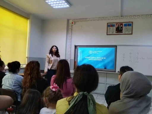 Muslu&rsquo;da velilere y&ouml;nelik "Bağımlılıkla M&uuml;cadele ve İlk Yardım" semineri d&uuml;zenlendi
