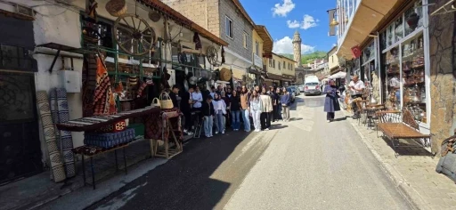 Muşlu &ouml;ğrenciler tarihi mekanları yerinde inceledi
