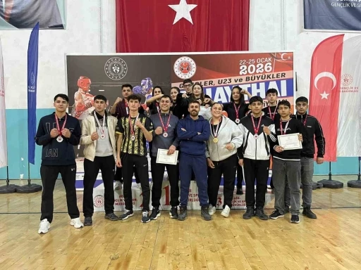 Muşlu sporculardan Muaythai B&ouml;lge Şampiyonası&rsquo;nda b&uuml;y&uuml;k başarı
