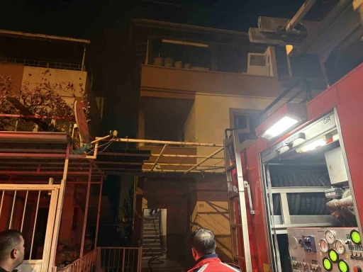 Mutfakta &ccedil;ıkan yangın korkuttu
