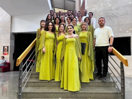 Müzik öğretmenleri İzmir’den ödülle döndü
