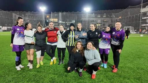 MARMARİS'DE TUTKULARI FUTBOL OLAN KADINLAR TAKIM KURDU