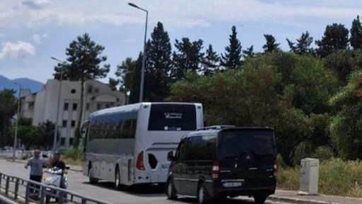 MARMARİS'TE VATANDAŞLARDAN İSYAN “ BURASI OTOBÜS PARK ALANI DEĞİL”