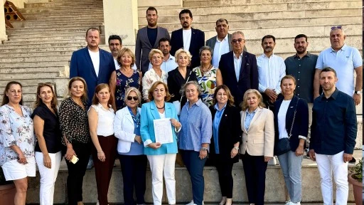CHP MARMARİS’TE GÖREV DEĞİŞİMİ: PELİN ÖZBOZDAĞ MAZBATASINI ALDI