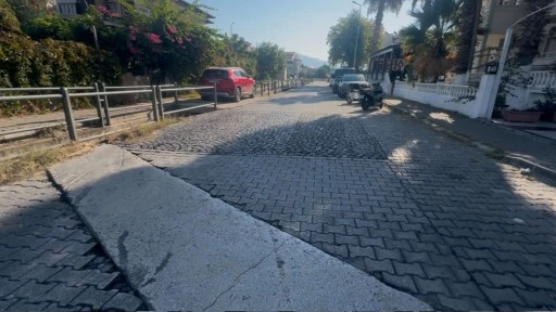 MARMARİS'TE YOL ÇİLESİ BİTMİYOR    