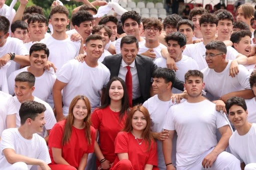 19 MAYIS COŞKUSU GEN&Ccedil;LERLE YAŞANACAK