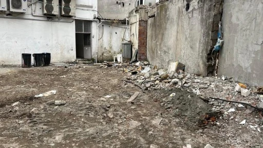 MARMARİS&rsquo;İN MERKEZİNDEKİ &Ccedil;&Ouml;P SORUNU SONRASI TEMİZLİK BAŞLADI